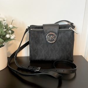 Michael Kors Crossbody Black Color